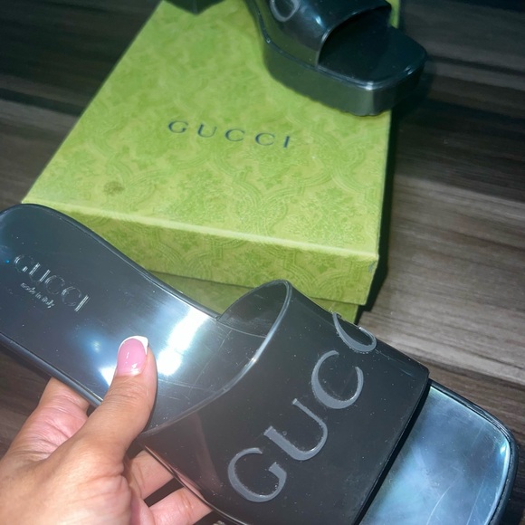 Gucci Rubber heeled sandals 100% Authentic - Picture 6 of 8